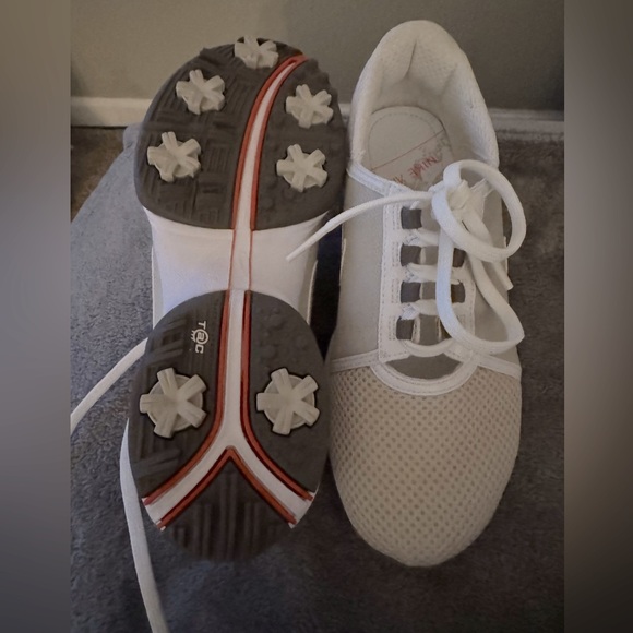 Women’s Nike Golf Shoes - Picture 3 of 3